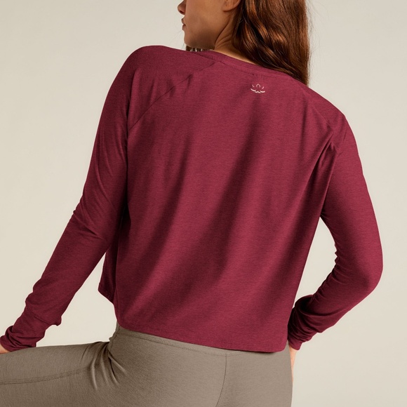 NWT Beyond Yoga Women's Burgundy Long Sleeve Top (M) - Picture 2 of 11